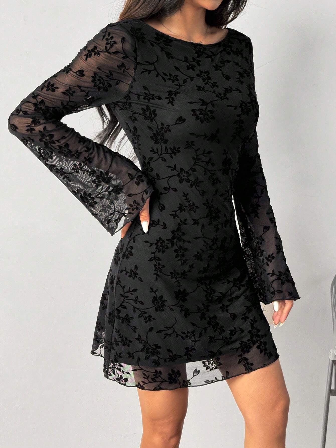 Ezwear Women'S Solid Color round Neck Long Sleeve Backless Mini Dress, Casual Daily Wear , Open Back Dress