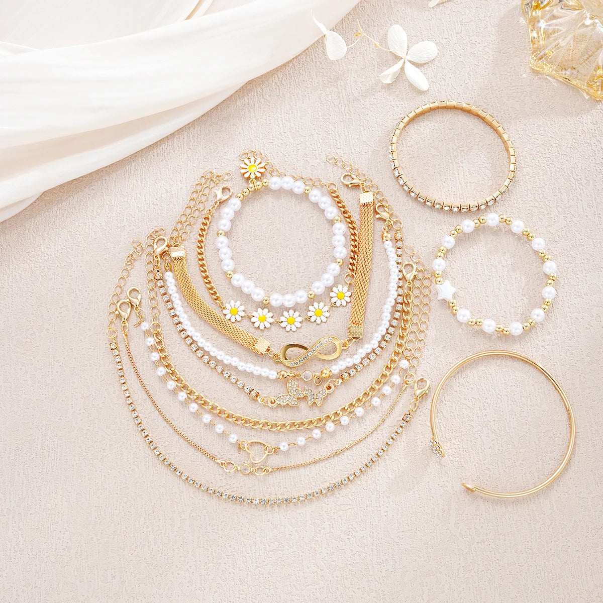 12PCS Boho Infinity Symbol Daisy Flower Bracelets for Women Retro Gold Color Heart Butterfly Crystal Bracelets Set Party Jewelry