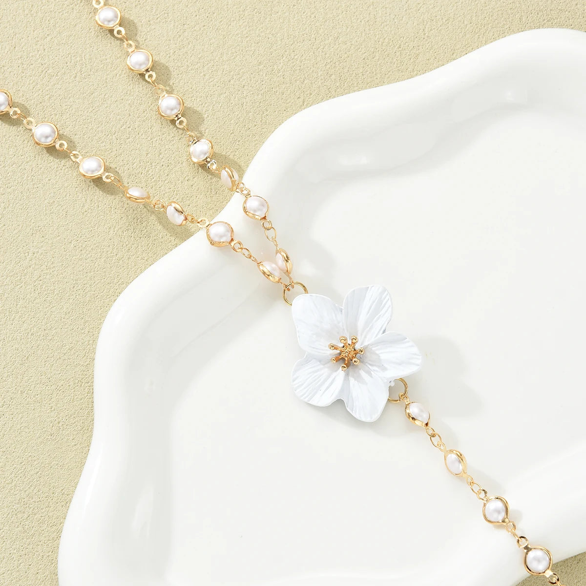 Elegant Women‘S Long Tassel Pearl Flower Necklace Fashion Gold White Color Pendants Necklace Beach Party Jewelry Accessories New