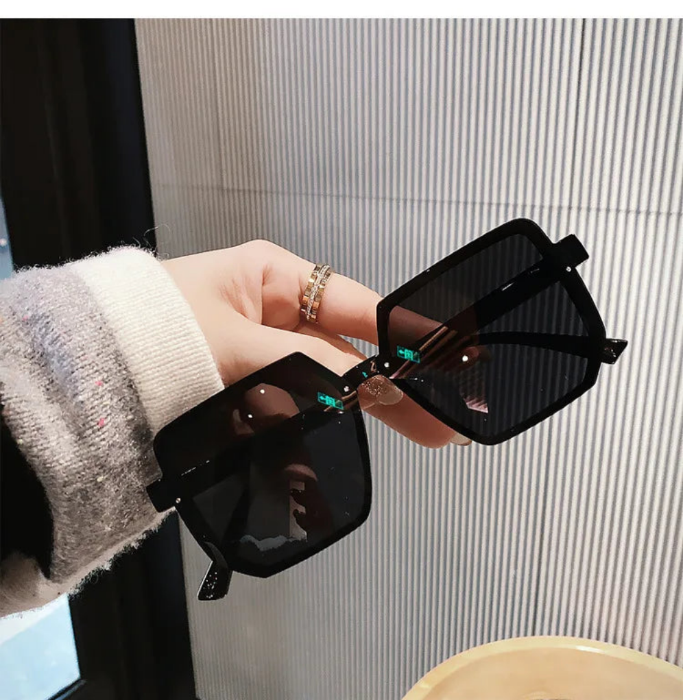 Big Frame Vintage Sunglasses Women, Elegant Square Sun Glasses Retro Eye Glasses Goggle for Female Polygon Sunglasses  