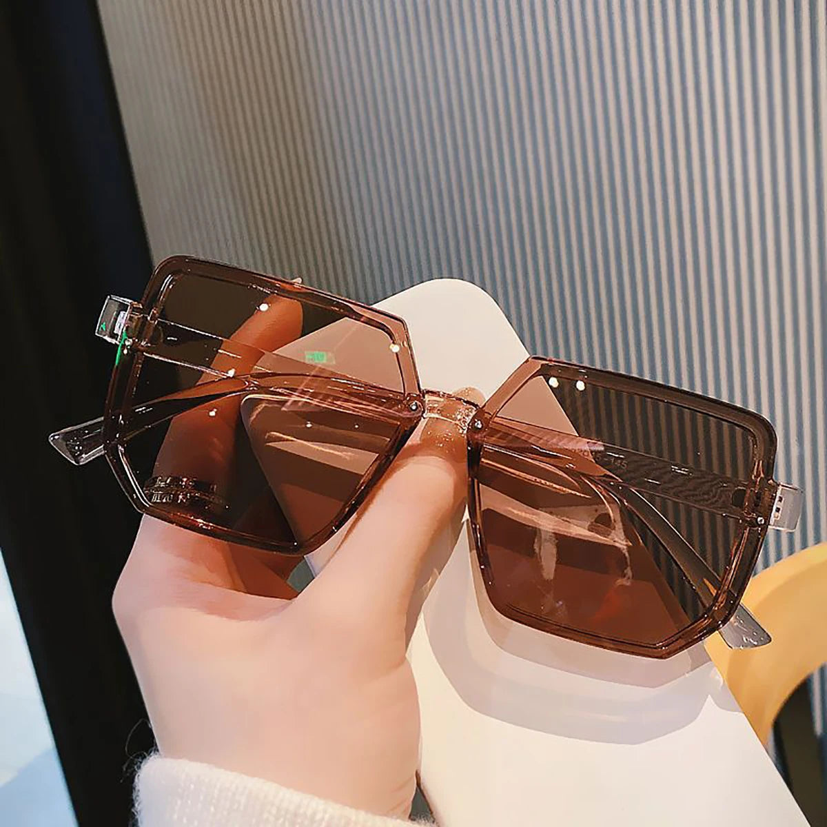 Big Frame Vintage Sunglasses Women, Elegant Square Sun Glasses Retro Eye Glasses Goggle for Female Polygon Sunglasses  
