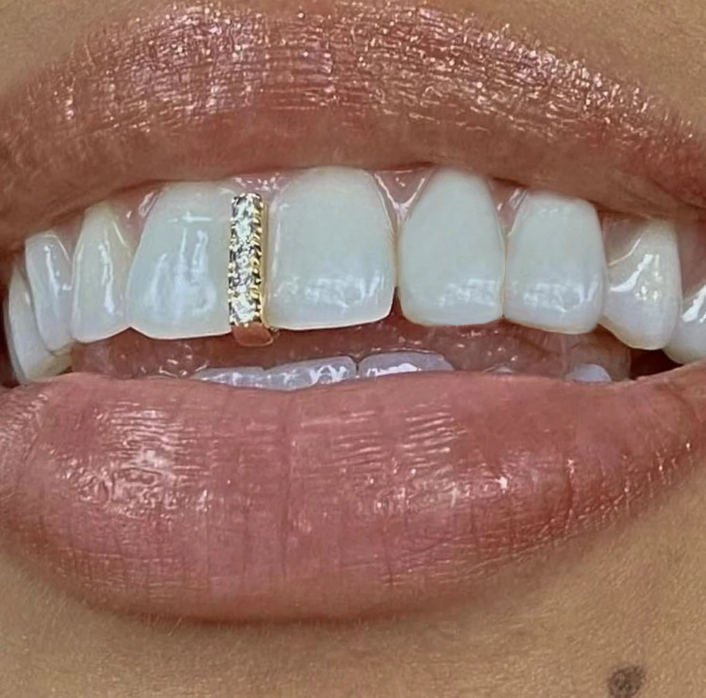 The Best Fashion CZ Stone Vertical Bar Teeth Grillz Braces Hip Hop 4 Zircon Tooth Caps Dental Grills For Women Men Girls, Great Gift Jewelry