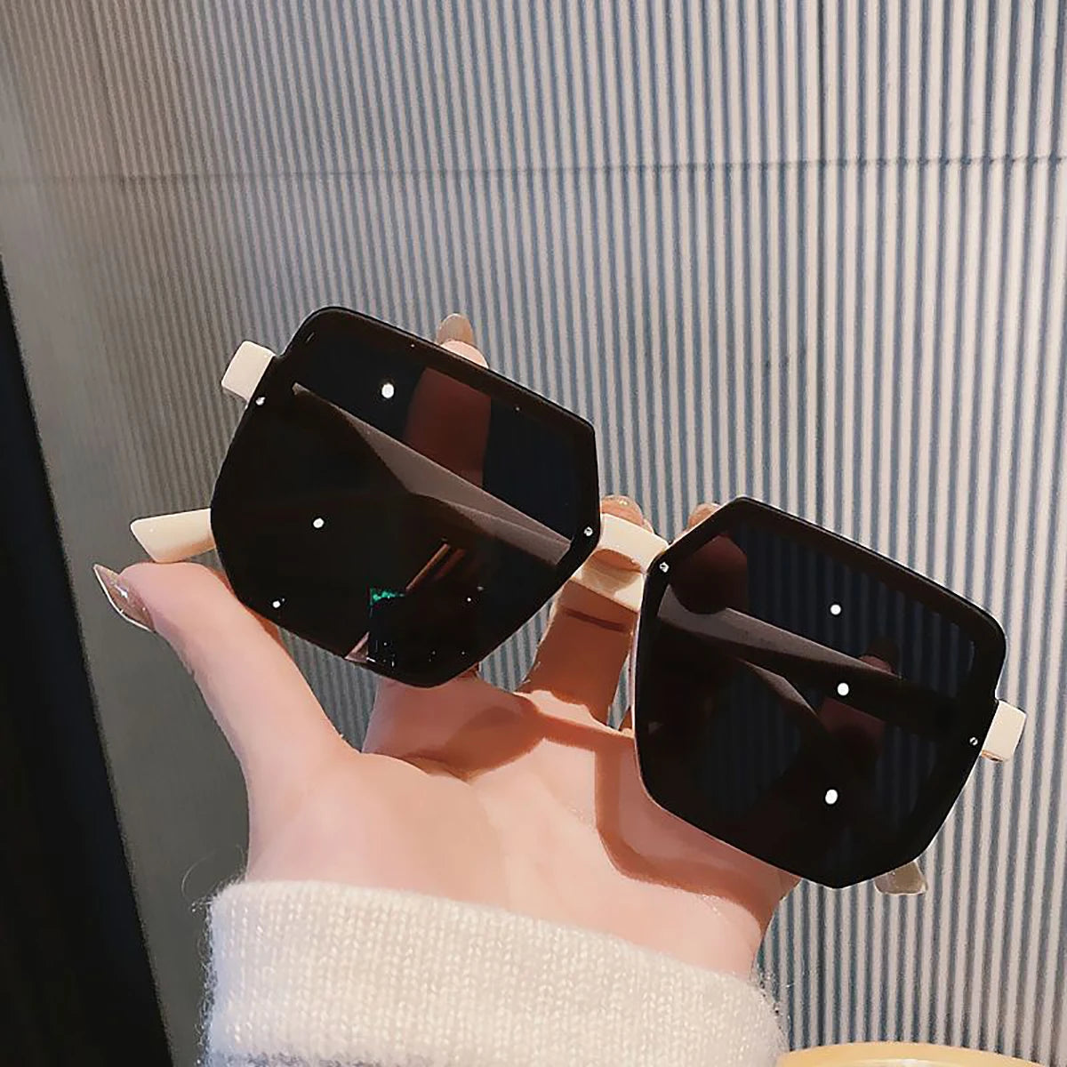 Big Frame Vintage Sunglasses Women, Elegant Square Sun Glasses Retro Eye Glasses Goggle for Female Polygon Sunglasses  