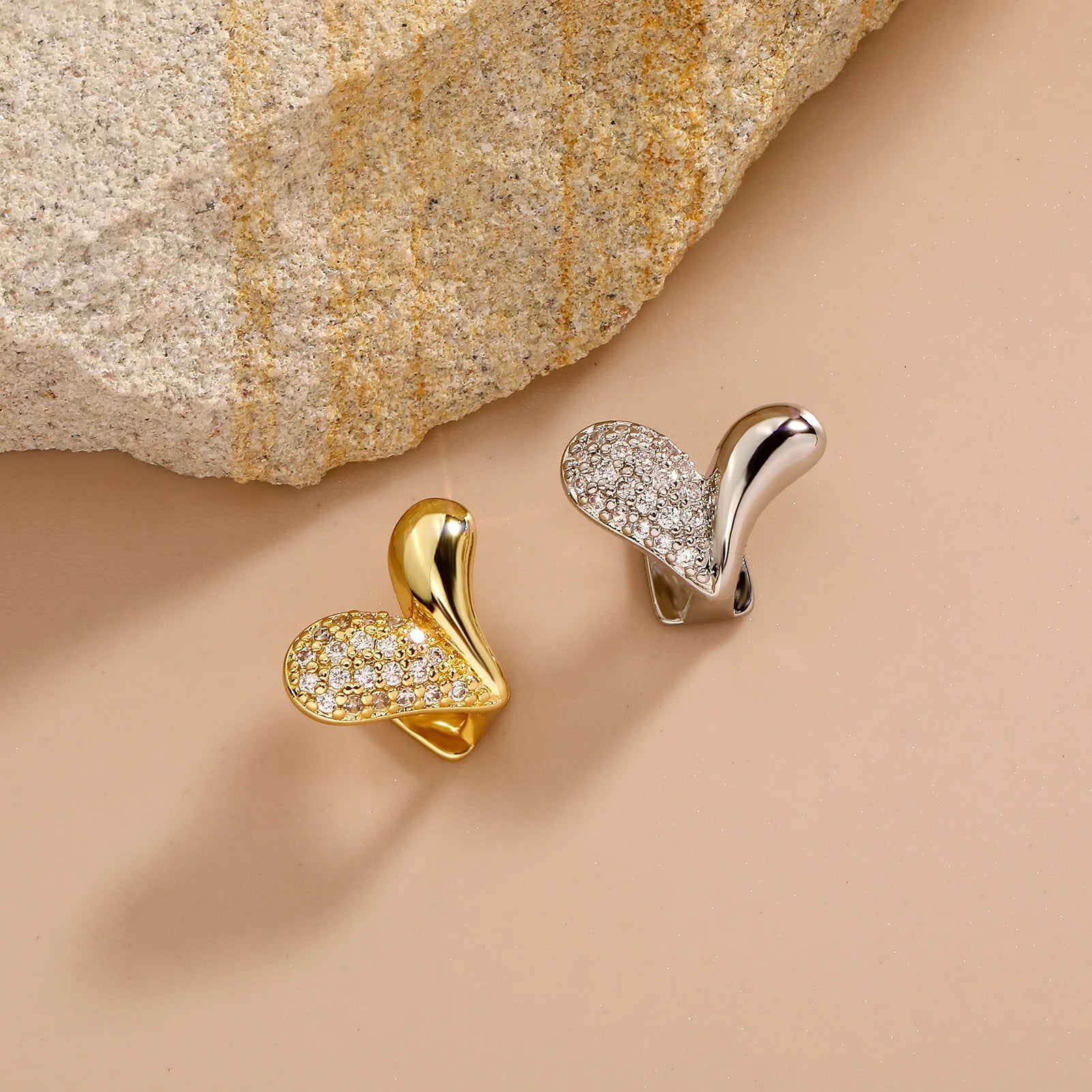 TOPGRILLZ Iced Out Cubic Zirconia Heart Teeth Grillz Vintage Single Tooth Caps For Unisex Jewelry Christmas Gift Dental Grills