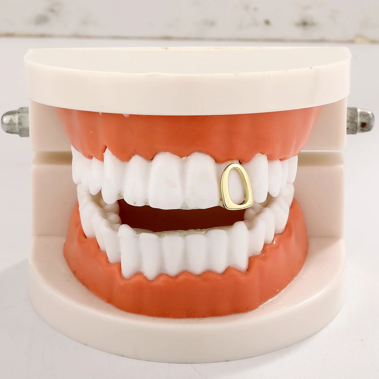 Beautiful Hip Hop Single Hollow Teeth Caps For Women And Men Braces, Simple Glossy Tooth Grills Jewelry, Cosplay Dental Grillz