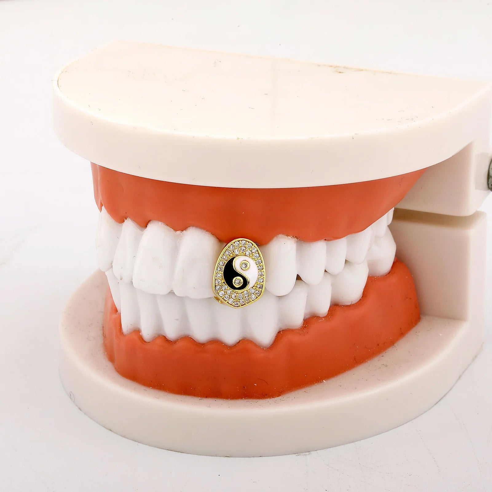 New Tai Chi Pattern Charm Zircon Teeth Grillz Hip Hop CZ Stone Tooth Caps For Women Men, Jewelry Party Gift teeth