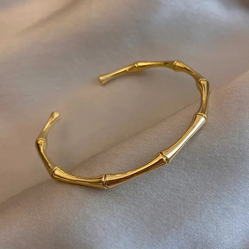 1PC Titanium Steel Stainless Steel Inlaid, Luxury Zircon Gold Plated, Stunning Bracelet Gift and Stylish Style Bangles for Girls, Daily Jewelry,