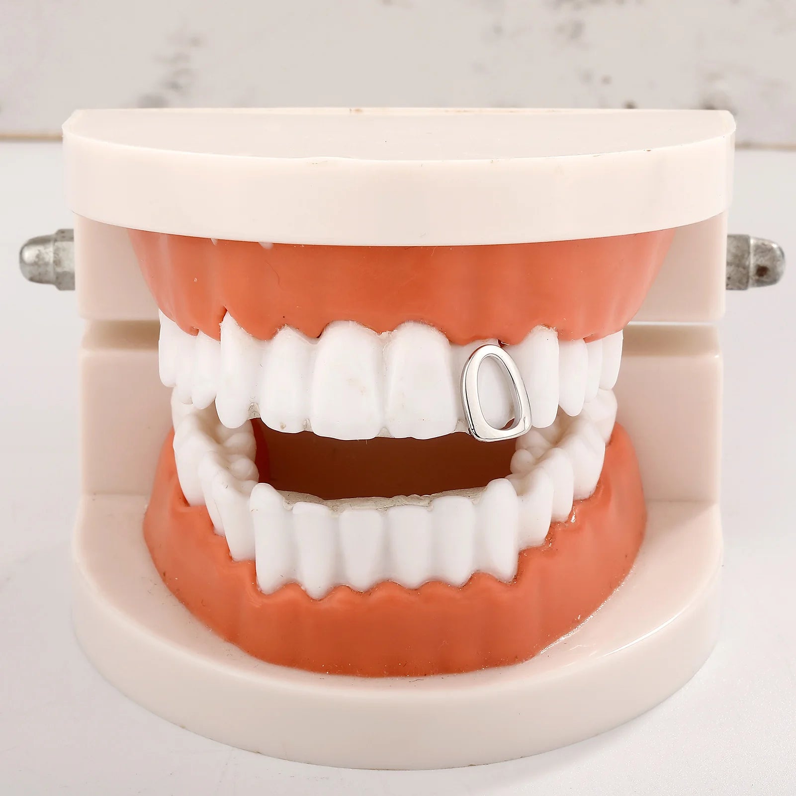 Beautiful Hip Hop Single Hollow Teeth Caps For Women And Men Braces, Simple Glossy Tooth Grills Jewelry, Cosplay Dental Grillz