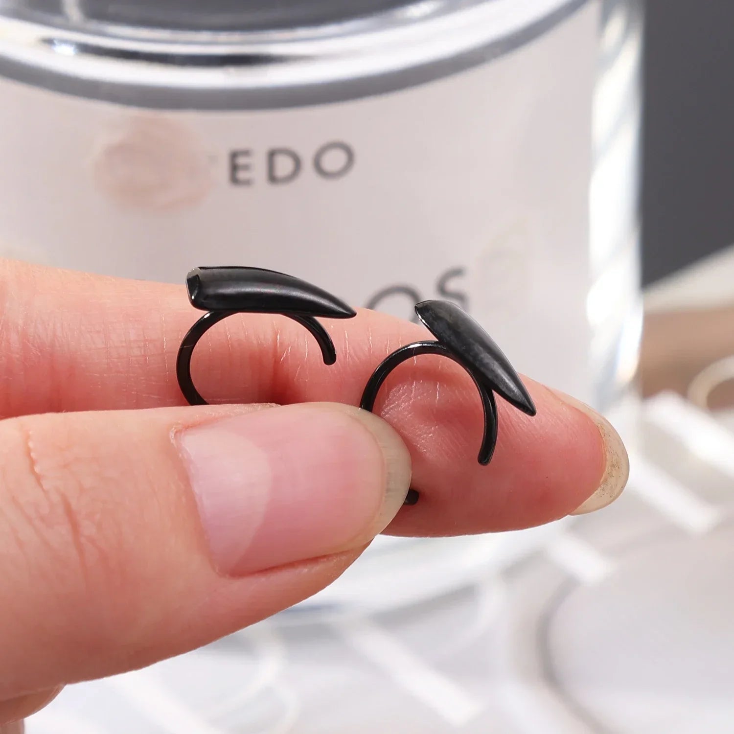 2PCS Stainless Steel Personalised Sharp Teeth Fake Piercing Lip Ring Punk Exaggerated Jewelry for Women Gothic Body Jewelry