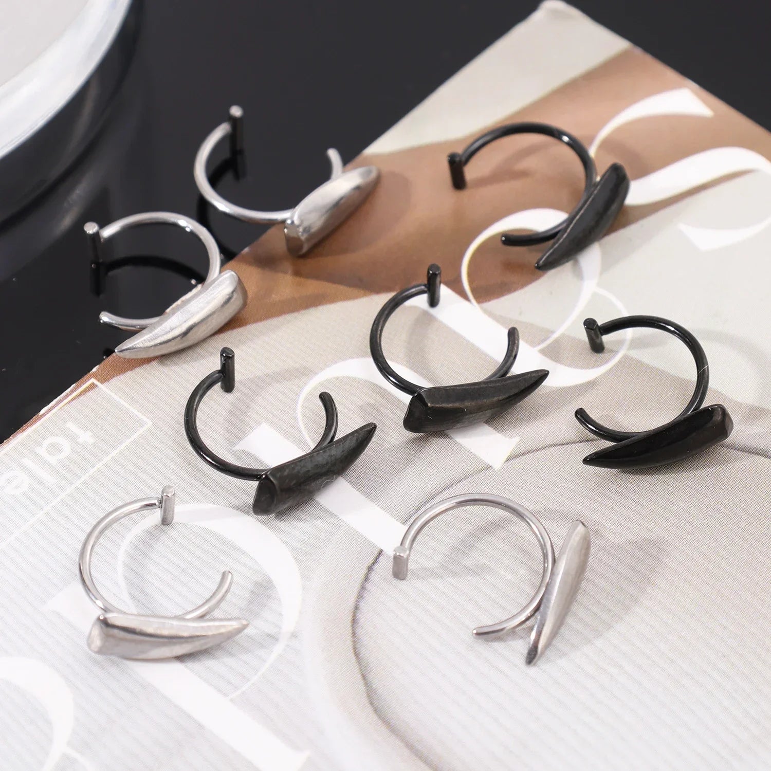2PCS Stainless Steel Personalised Sharp Teeth Fake Piercing Lip Ring Punk Exaggerated Jewelry for Women Gothic Body Jewelry