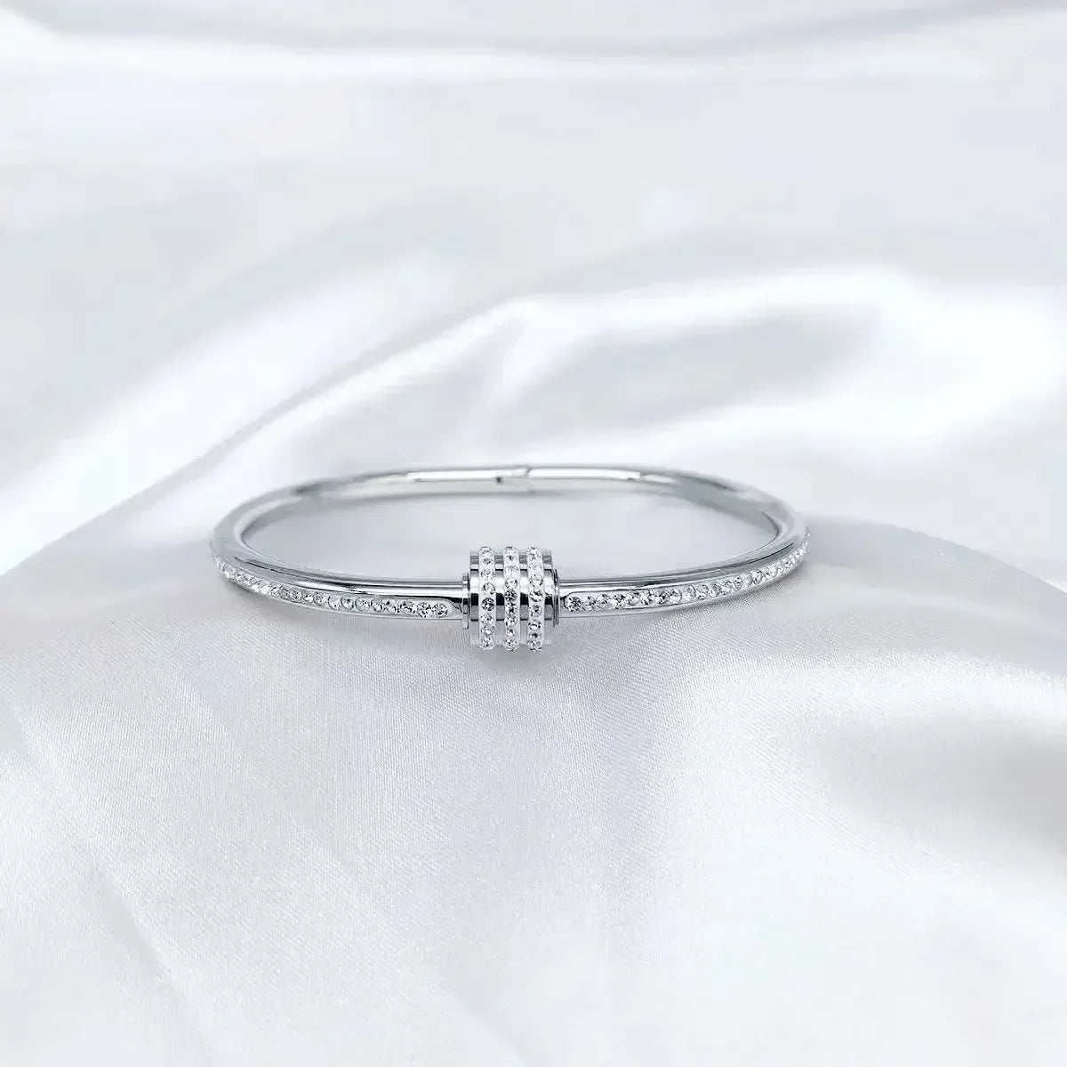 1PC Titanium Steel Stainless Steel Inlaid, Luxury Zircon Gold Plated, Stunning Bracelet Gift and Stylish Style Bangles for Girls, Daily Jewelry,