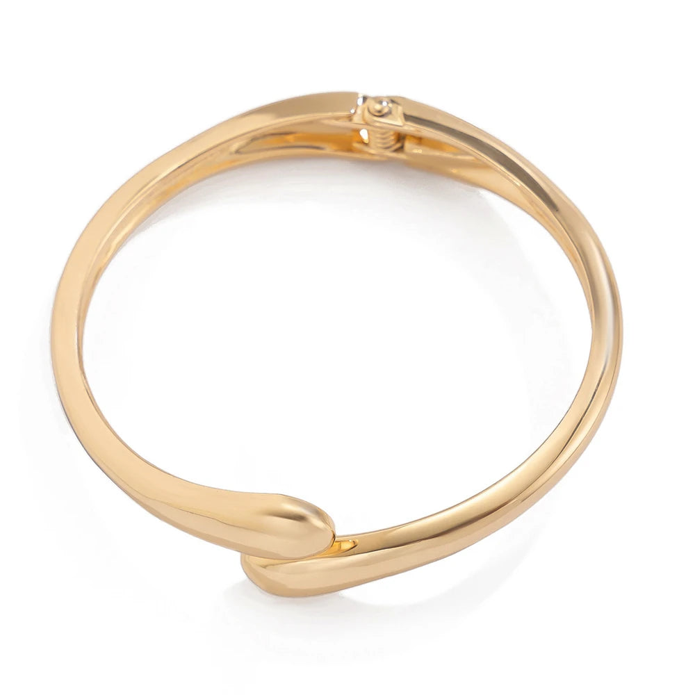 Breiter Metall-Armreifring für Frauen, Gold- und Silberfarbe, klobiger Wassertropfen, offene Handgelenkmanschette, dicker, unregelmäßiger, gedrehter Armbandschmuck