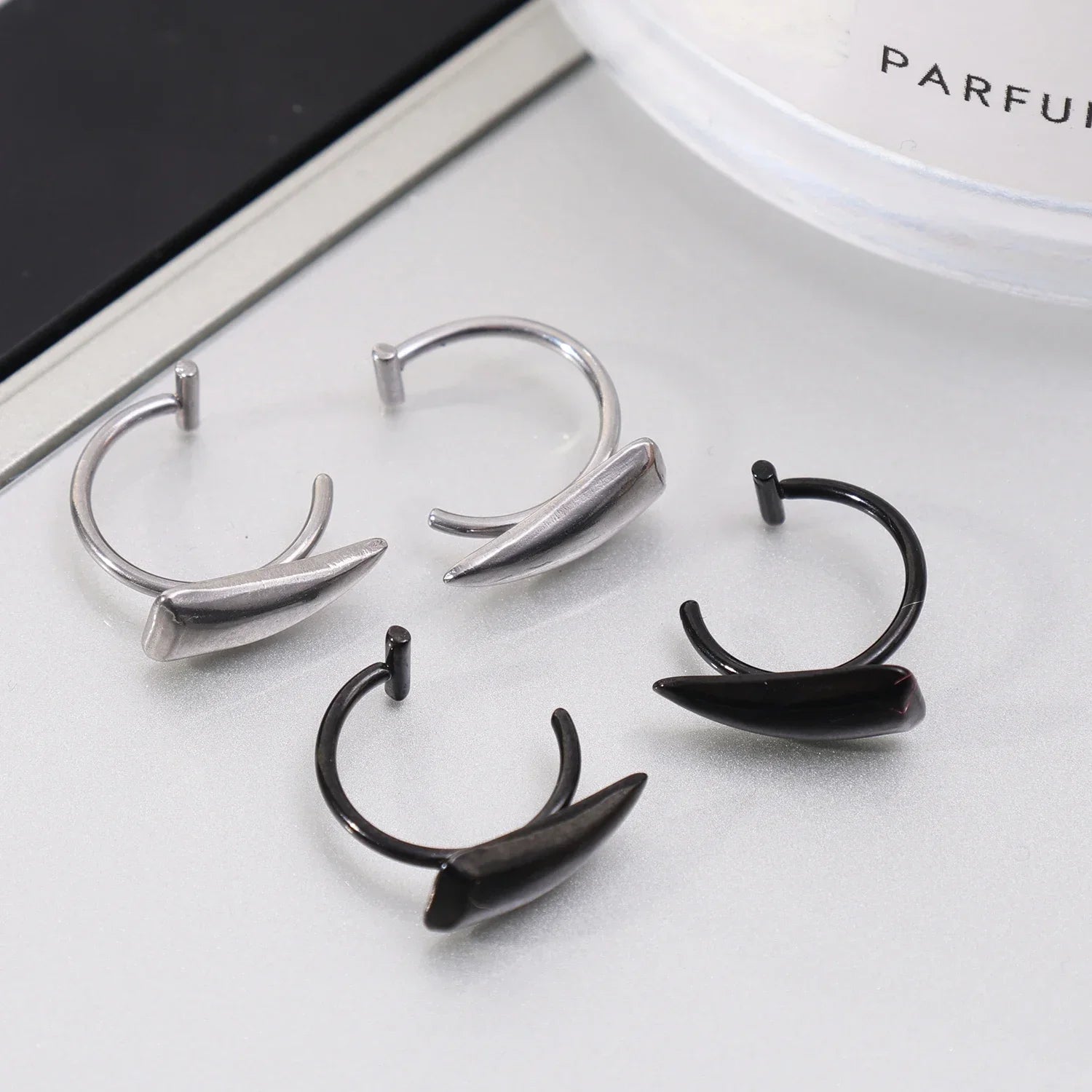 2PCS Stainless Steel Personalised Sharp Teeth Fake Piercing Lip Ring Punk Exaggerated Jewelry for Women Gothic Body Jewelry