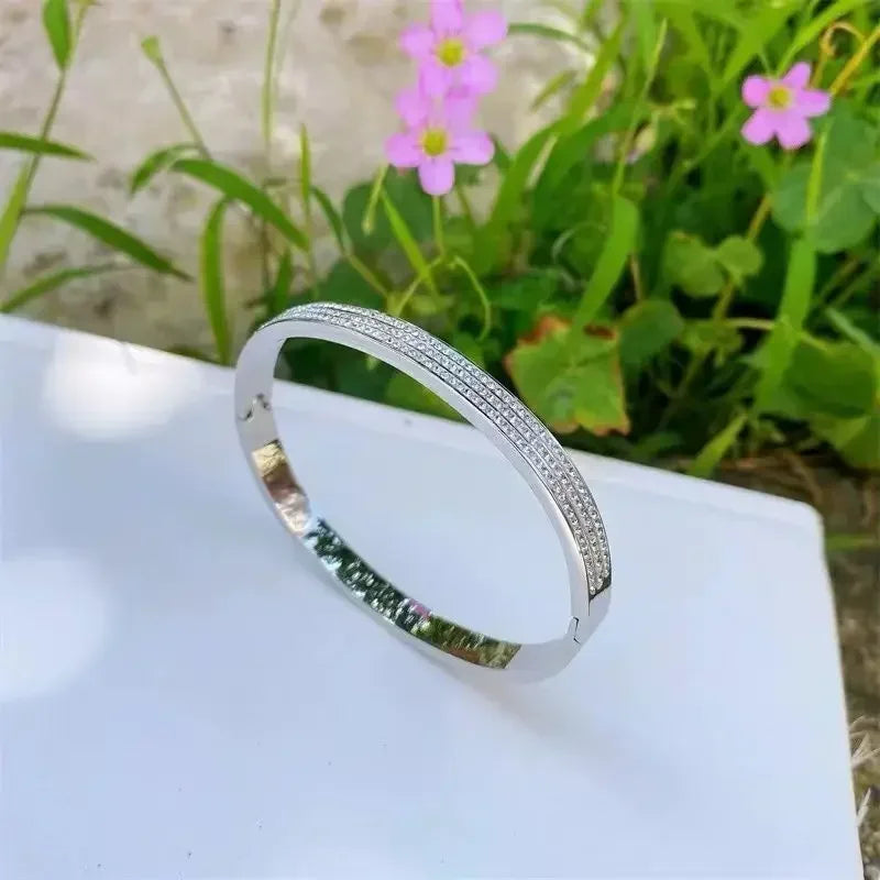 1PC Titanium Steel Stainless Steel Inlaid, Luxury Zircon Gold Plated, Stunning Bracelet Gift and Stylish Style Bangles for Girls, Daily Jewelry,