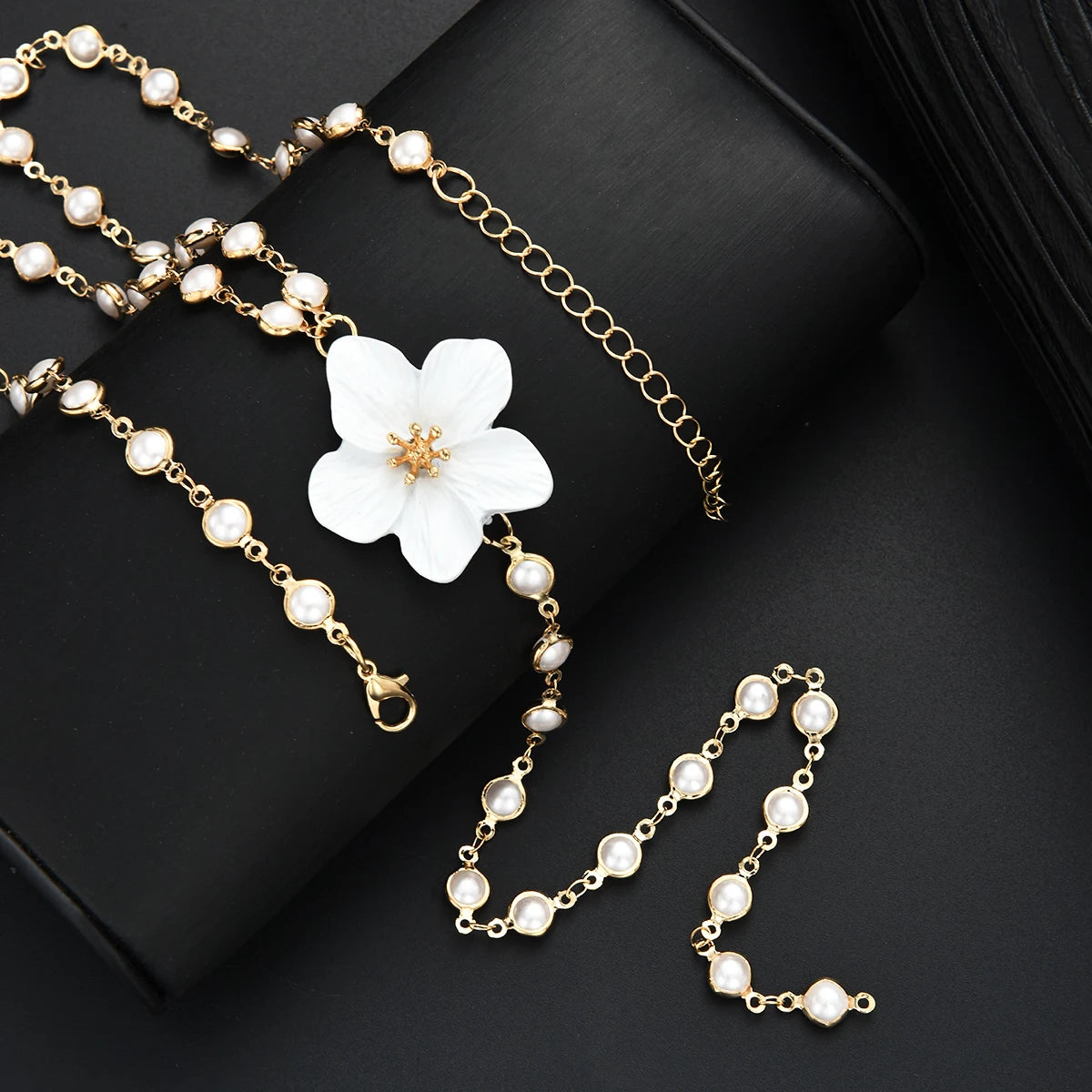 Elegant Women‘S Long Tassel Pearl Flower Necklace Fashion Gold White Color Pendants Necklace Beach Party Jewelry Accessories New